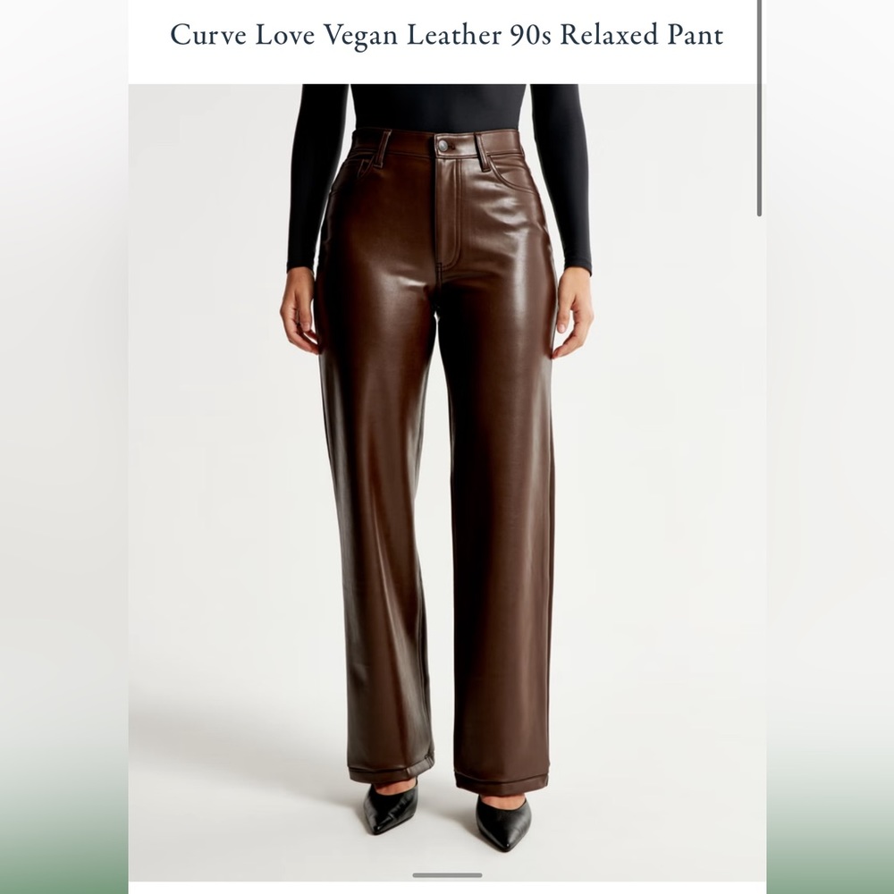 Abercrombie Curve Love Vegan Leather 90s Relaxed Pant in Dark Brown